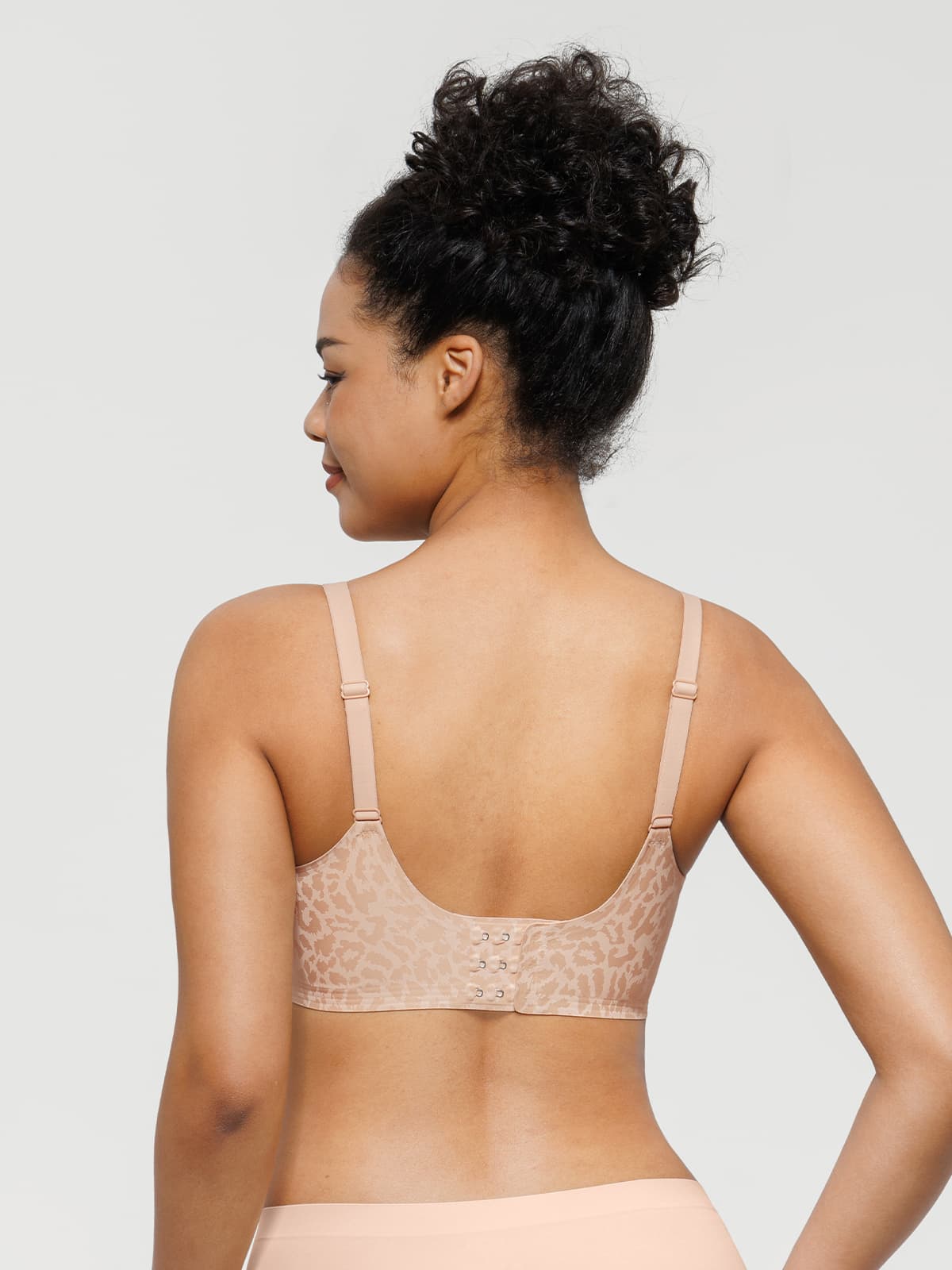 Seamless Airy Contour Plunge Bra