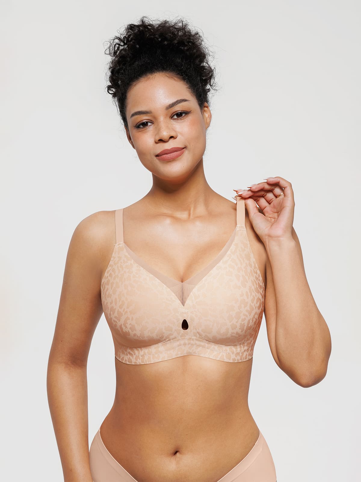 Seamless Airy Contour Plunge Bra