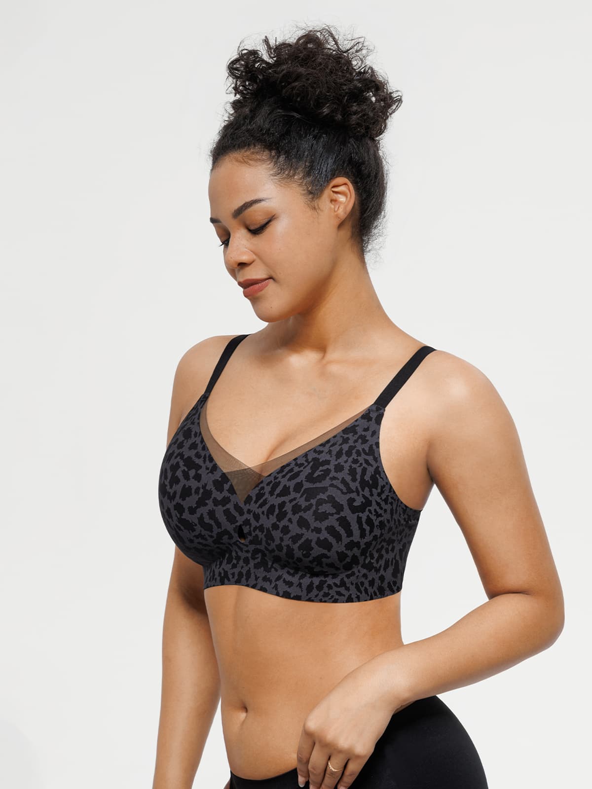 Seamless Airy Contour Plunge Bra