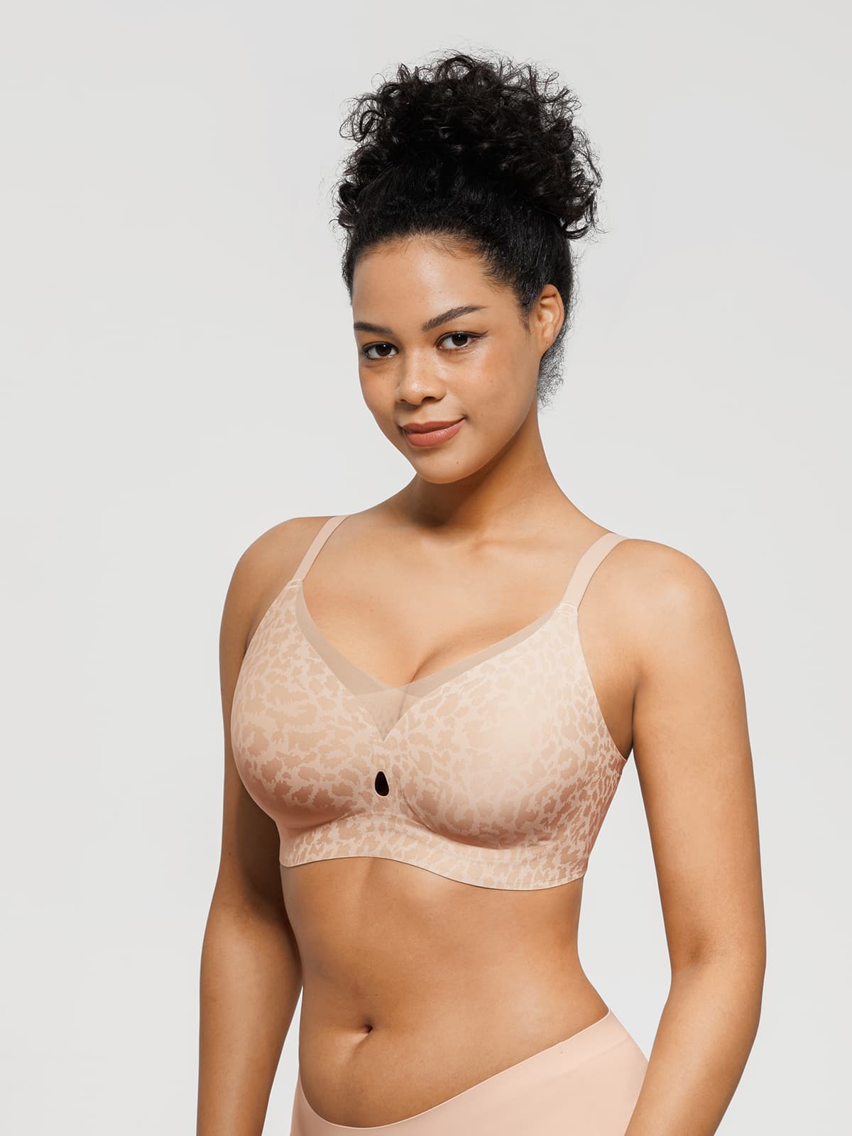 Seamless Airy Contour Plunge Bra