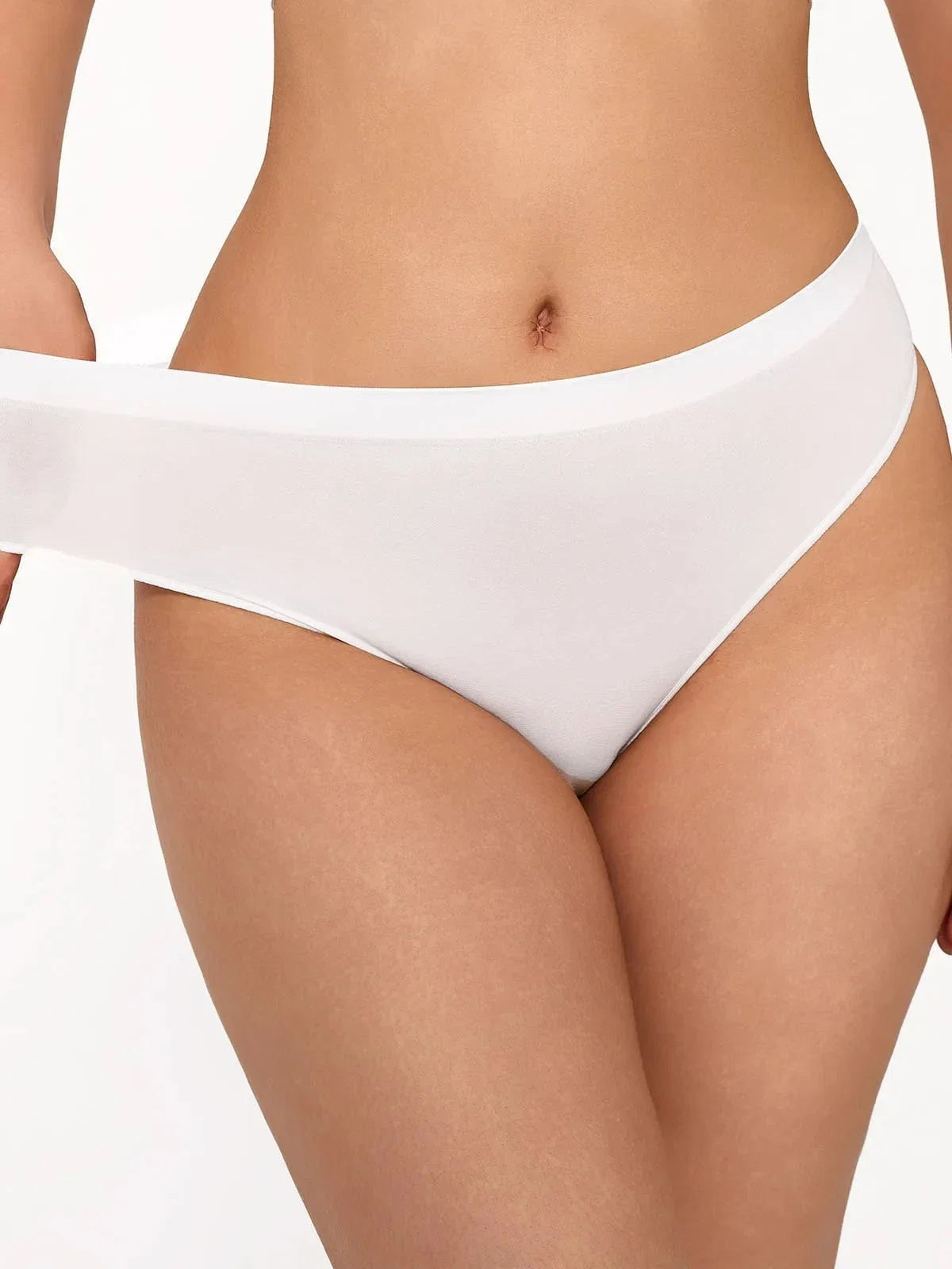 Seamless Solid Mid-Rise Thong Brief